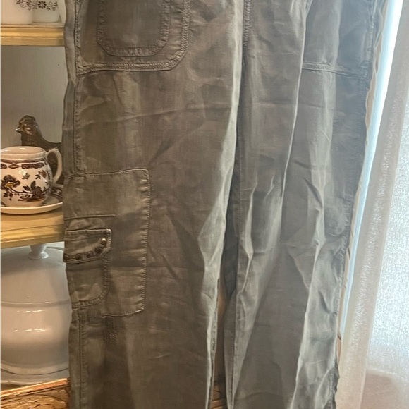Guess Womens 31 Green Linen Cargo Pants with Utility Design - Picture 3 of 7
